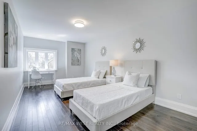 Additional image 12 of 352B Lawrence Ave