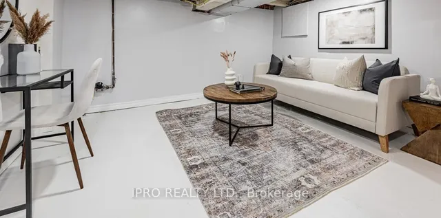 Additional image 25 of 22 Queensdale Ave