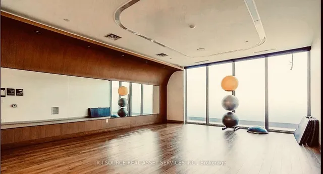 Additional image 9 of 225 Village Green Sq Unit 702