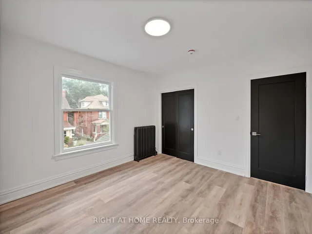 Additional image 28 of 132 Holton Ave