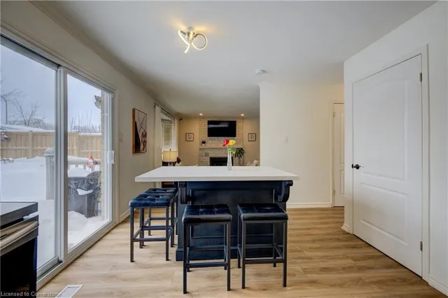 Primary image of 20 Ventura Dr