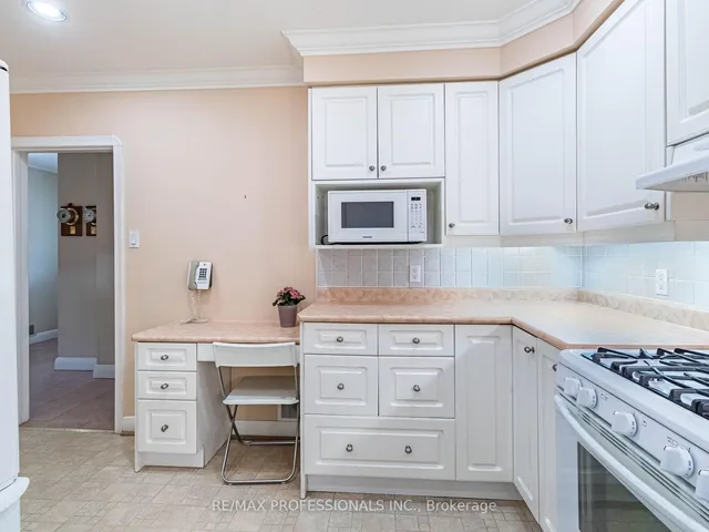 Additional image 16 of 17 Duncairn Dr