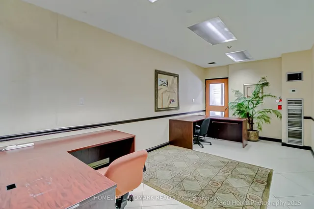 Additional image 33 of 633 Bay St Unit 1703