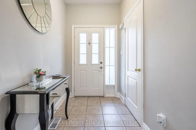 Additional image 4 of 15 Marina Point Cres