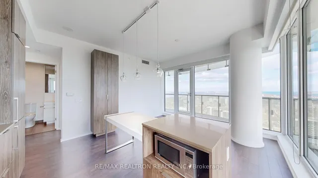 Additional image 13 of 197 Yonge St Unit 5905