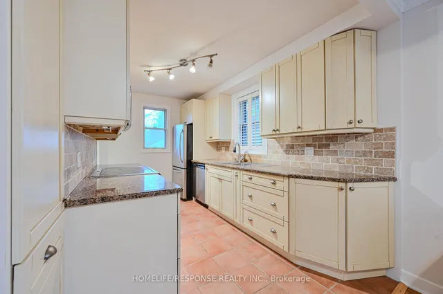 Additional image 12 of 94 YORKVIEW Dr