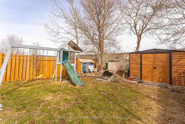 Additional image 30 of 69 CRANBROOK Dr