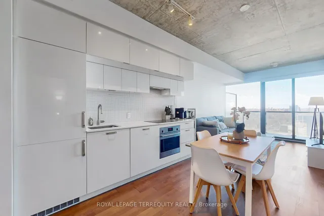 Additional image 20 of 185 Roehampton Ave Unit 1707