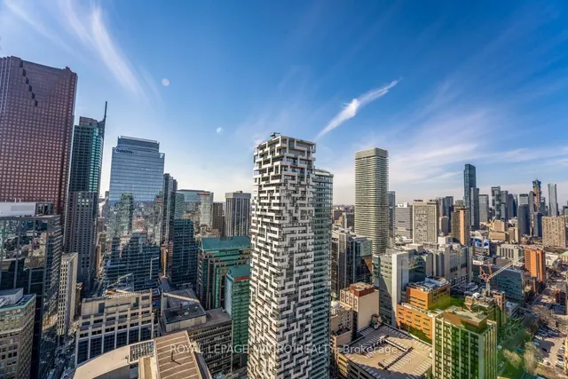 Additional image 30 of 33 Lombard St Unit 4302