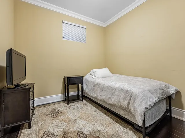 Additional image 29 of 528 Glengrove Ave