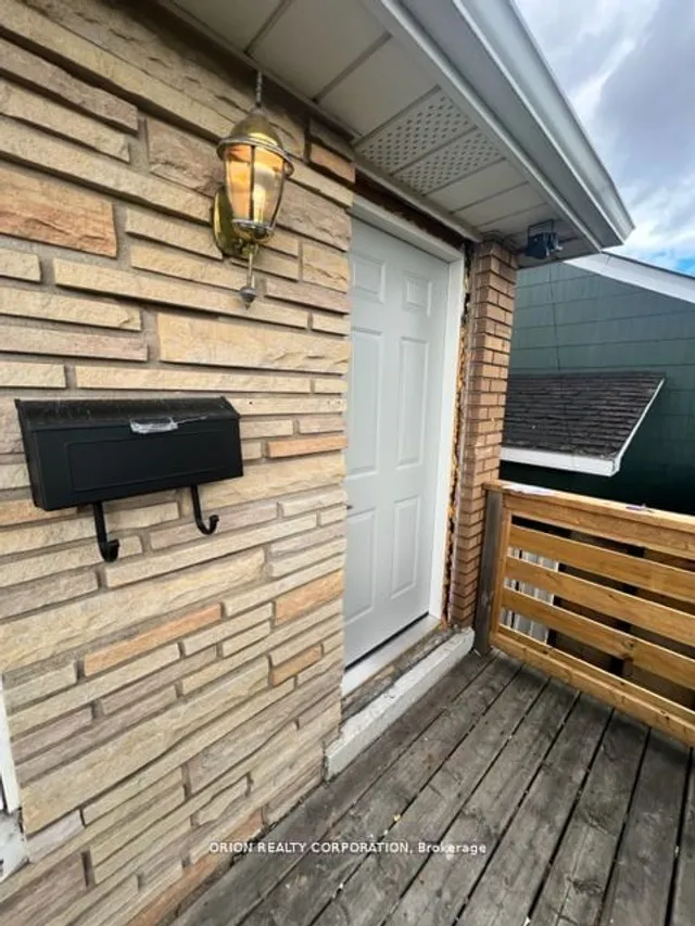 Additional image 14 of 359.5 Strathearne Ave