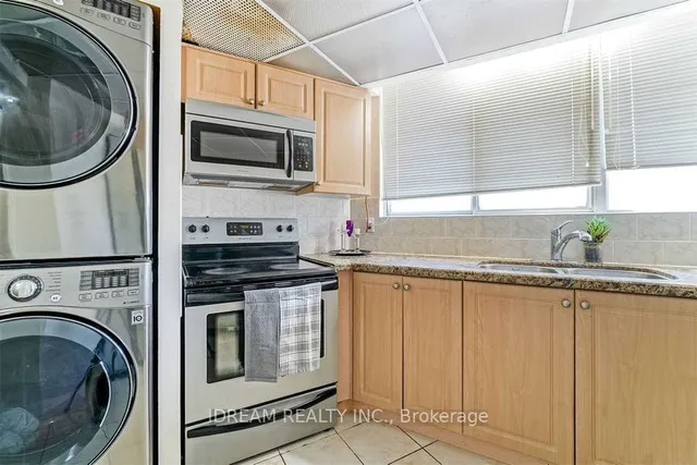 Additional image 17 of 3700 Kaneff Cres Unit 202