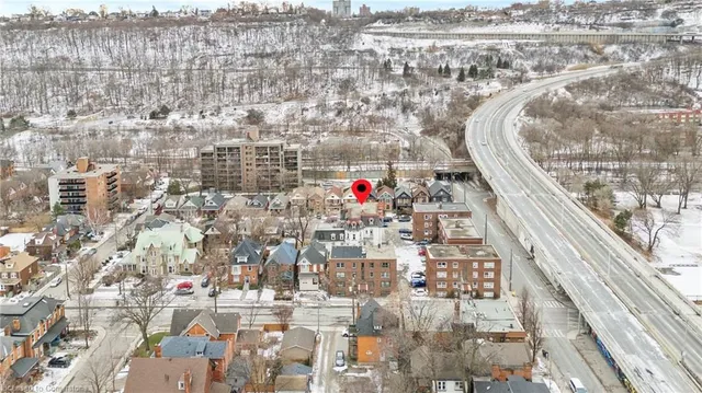 Additional image 50 of 17 Webber Ave