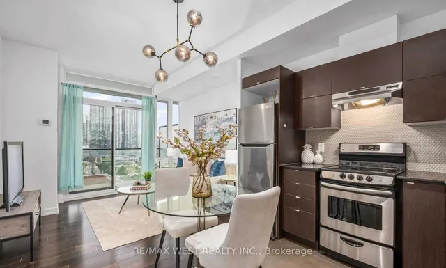 Additional image 14 of 170 Fort York Blvd Unit 1208