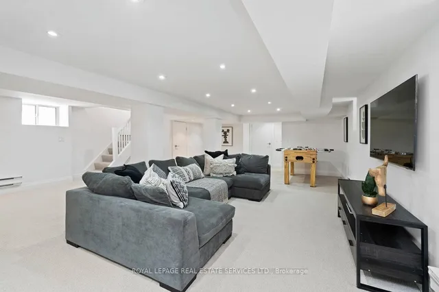Additional image 35 of 33 Tyrrel Ave