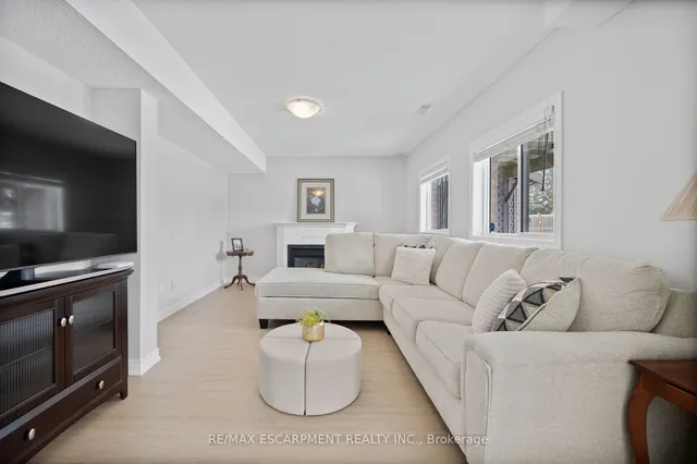 Additional image 34 of 46 Pentland Rd