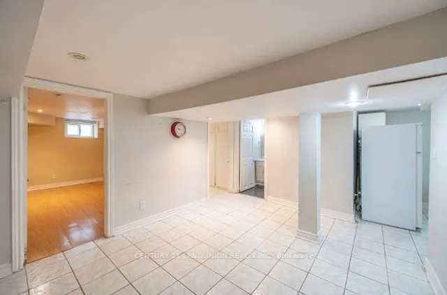 Additional image 28 of 2982 Bayview Ave