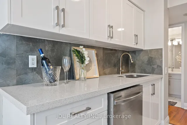 Additional image 29 of 35 Finch Ave Unit 605