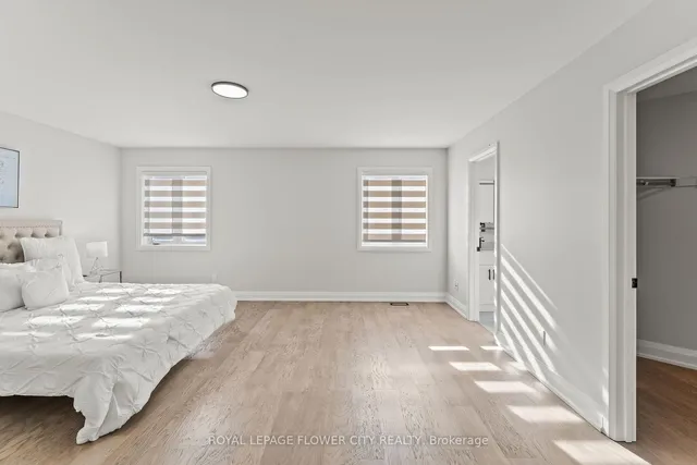 Additional image 25 of 43 Polonia Ave