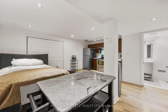 Additional image 35 of 34 Bernadino St