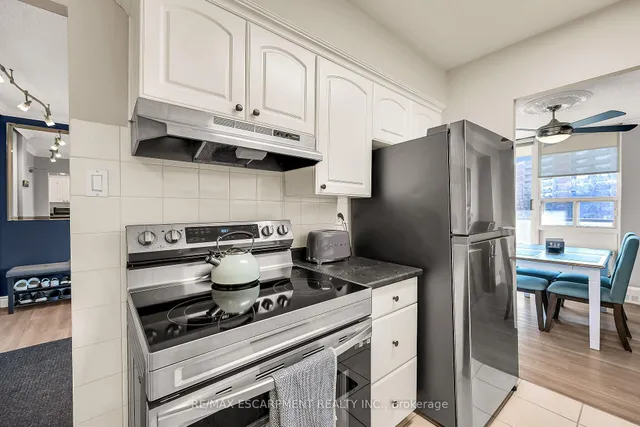 Additional image 16 of 1966 MAIN St Unit 502