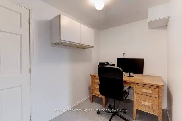 Additional image 33 of 1187 Lambeth Rd