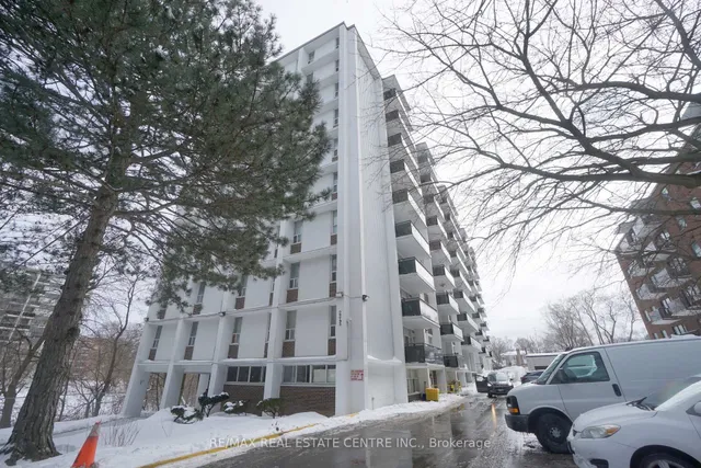 2245 Eglinton Ave Unit 807