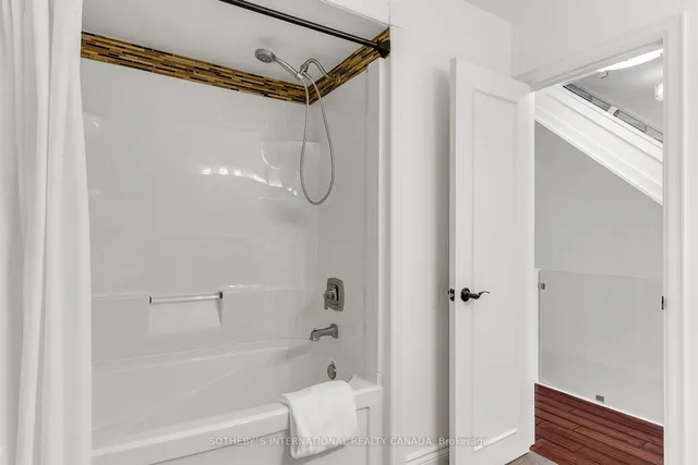 Additional image 34 of 1356 Bathurst St Unit 9