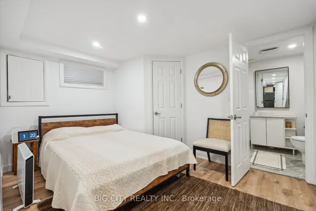 Additional image 23 of 114 Robina Ave