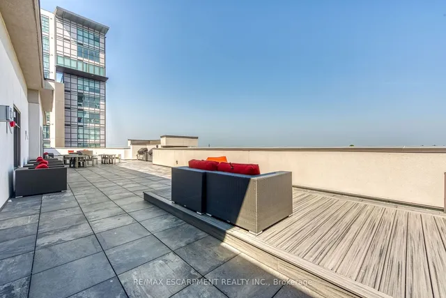 Additional image 37 of 460 Dundas St Unit 122