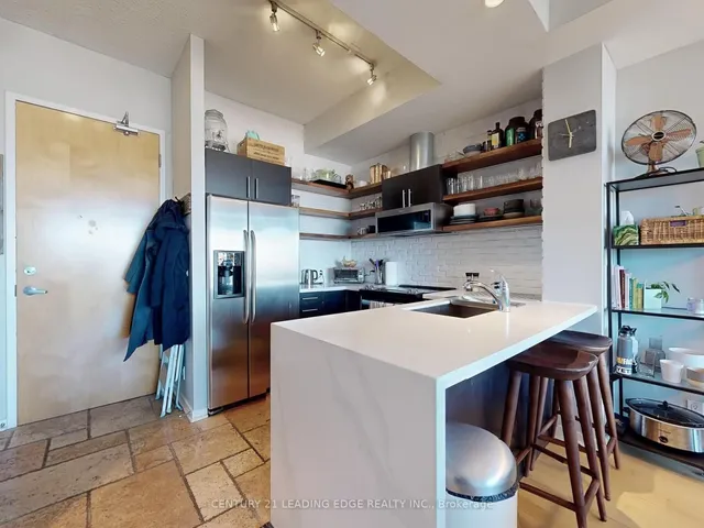 Additional image 16 of 388 Richmond St Unit 722