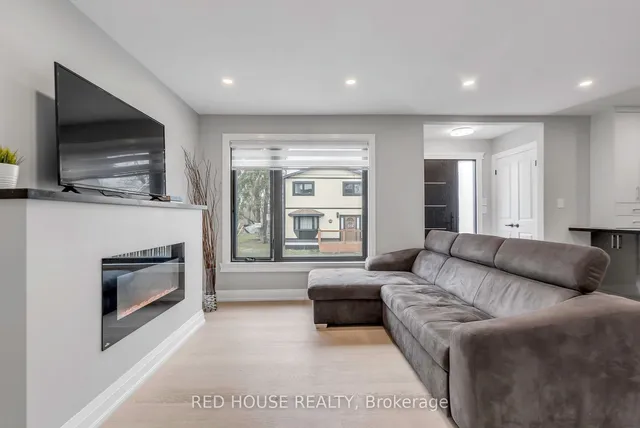 Additional image 6 of 10 Bayside Ave