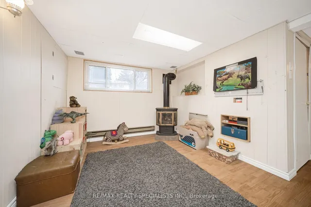 Additional image 38 of 26 Hercules Crt