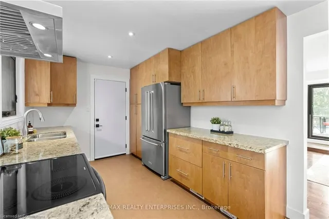 Additional image 11 of 75 Robinhood Dr