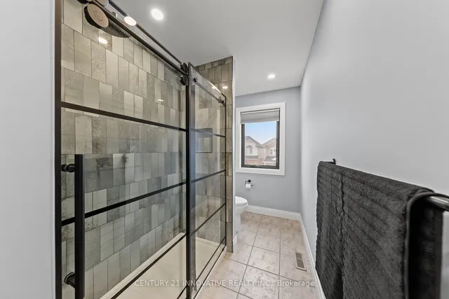 Additional image 30 of 828 Howden Cres