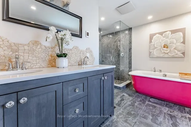 Additional image 27 of 572 Brock Crt