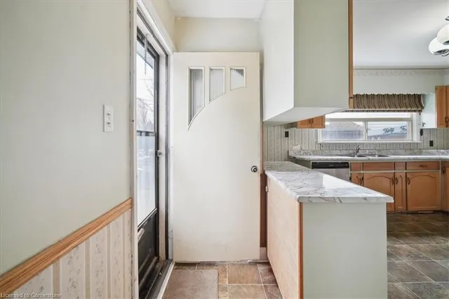 Additional image 4 of 34 Reid Ave