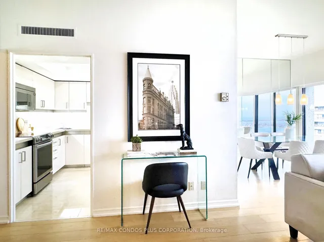 Additional image 26 of 65 Harbour Sq Unit 3603