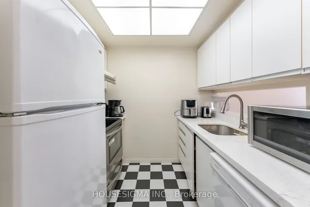 Additional image 9 of 7 Bishop Ave Unit 815