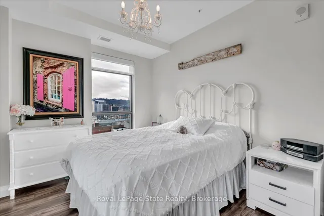 Additional image 12 of 118 KING St Unit 1118