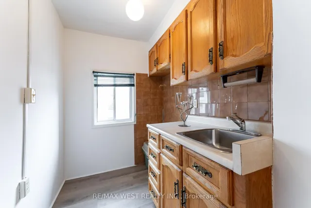 Additional image 21 of 275 Claremont Ave