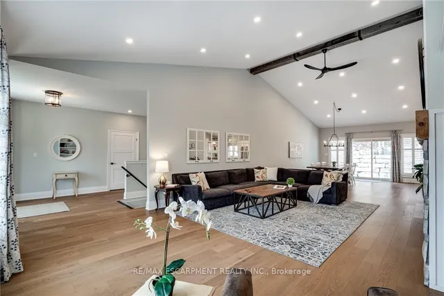 Additional image 8 of 14 Sullivan's Lane