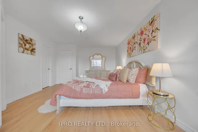 Additional image 23 of 18 Tessler Cres