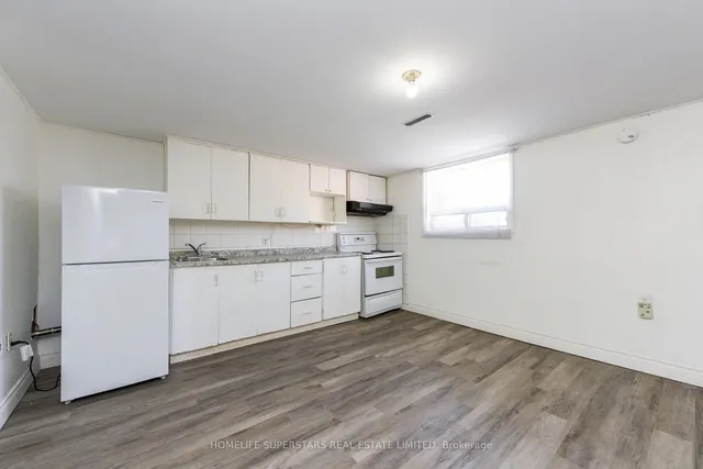 Additional image 36 of 3424 Laddie Cres