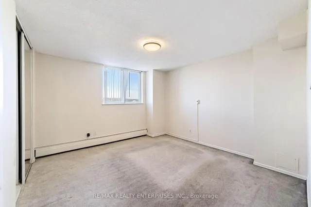 Additional image 28 of 975 WARWICK Crt Unit 1402