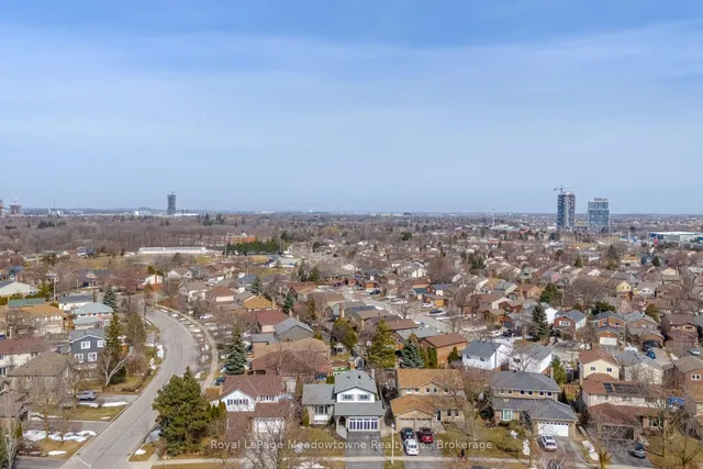 Additional image 8 of 515 Clover Park Cres