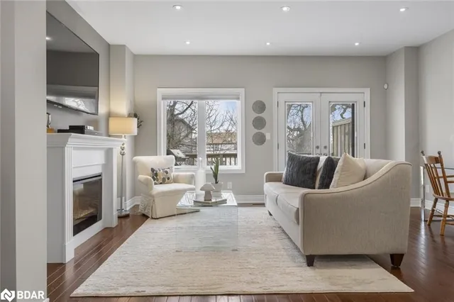 Additional image 23 of 45 Elder Ave