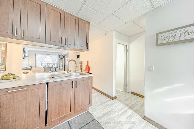 Additional image 18 of 882 Weston Rd