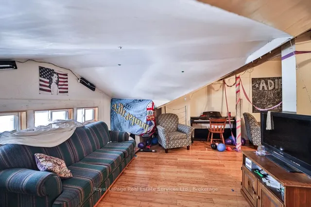 Additional image 32 of 1105 King St