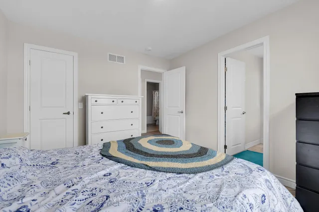 Additional image 25 of 19 Picardy Dr Unit 8